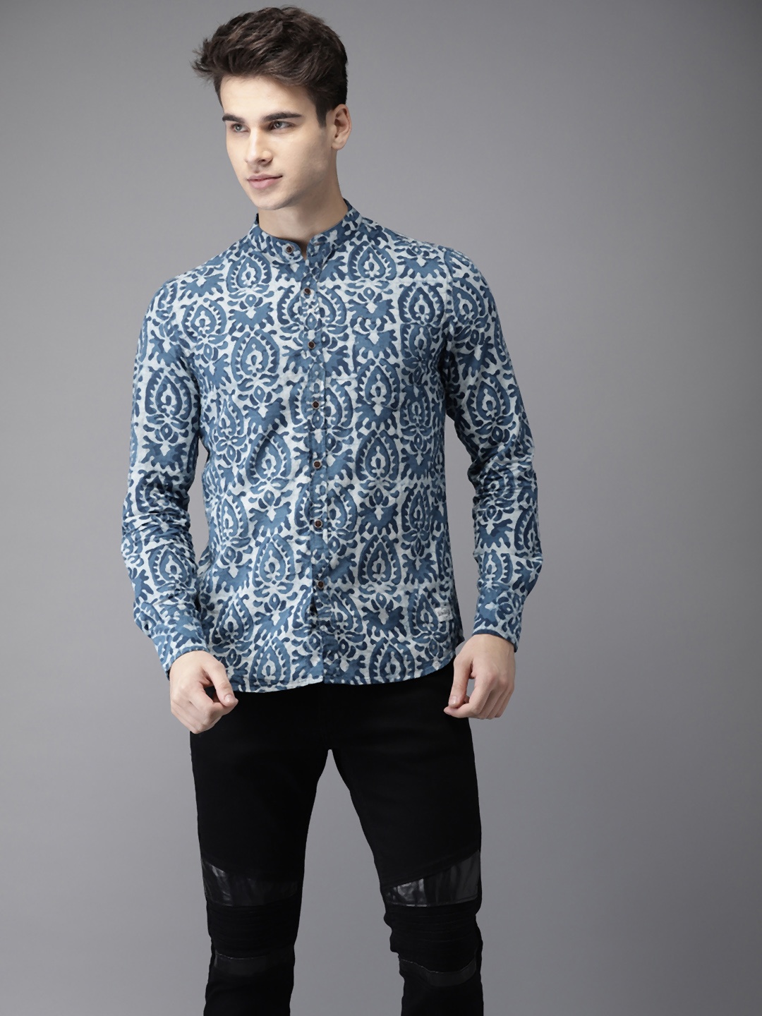 

Flying Machine Men Navy Blue & Off-White Regular Fit Printed Casual Shirt