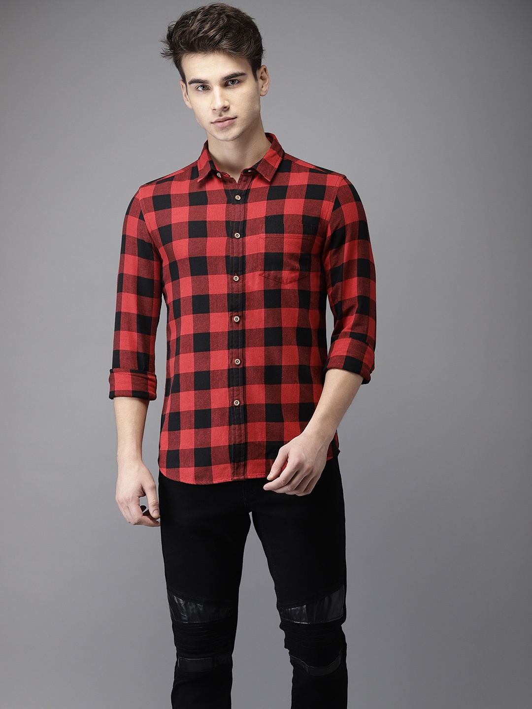 

Flying Machine Men Red & Black Regular Fit Checked Casual Shirt