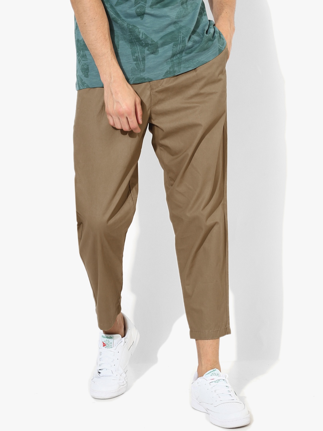 

United Colors of Benetton Men Khaki Regular Fit Solid Chino Trousers