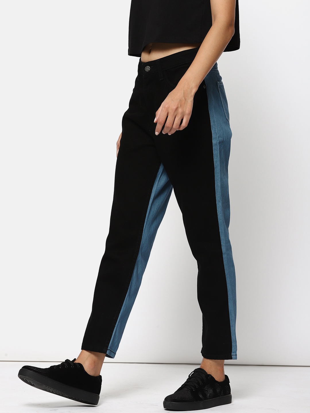 

Kook N Keech Women Black & Blue Boyfriend Fit Mid-Rise Colourblocked Cropped Jeans