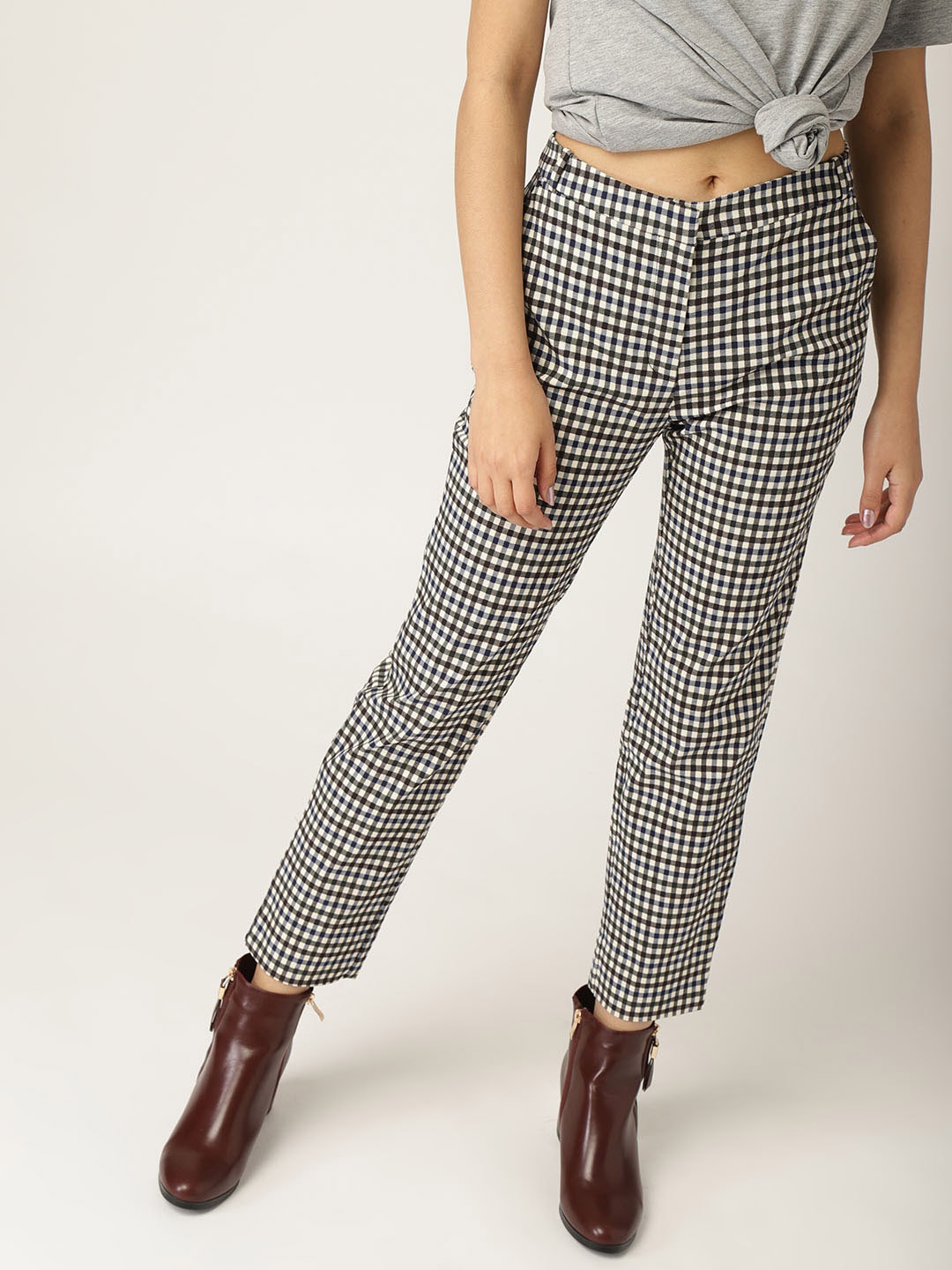 

MANGO Women Off-White & Grey Skinny Fit Checked Cropped Trousers