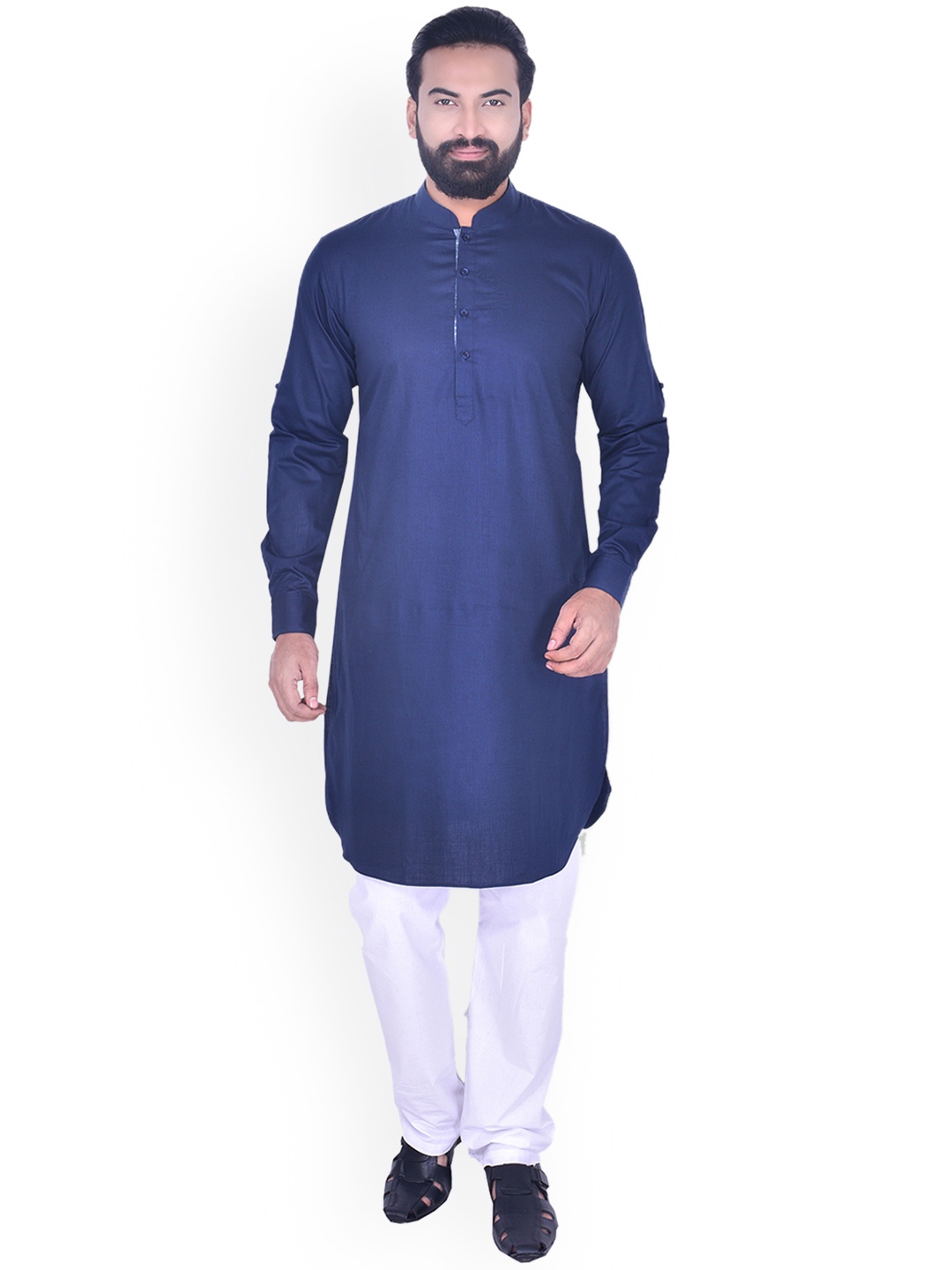 

Manyavar Men Navy Blue Solid Straight Kurta