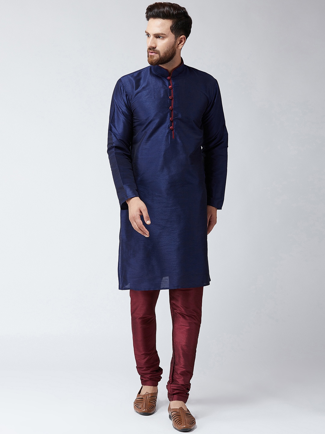 

SOJANYA Men Navy Blue & Maroon Solid Kurta with Churidar
