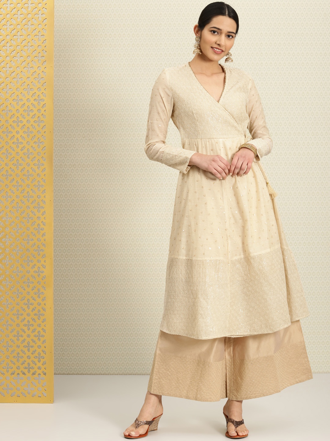 

House of Pataudi Women Off-White Embroidered Anarkali Kurta