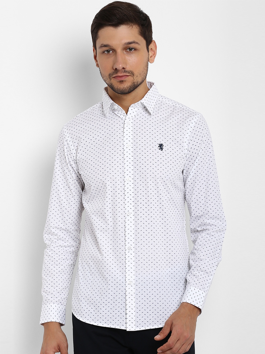 

Red Tape Men White & Black Printed Casual Shirt