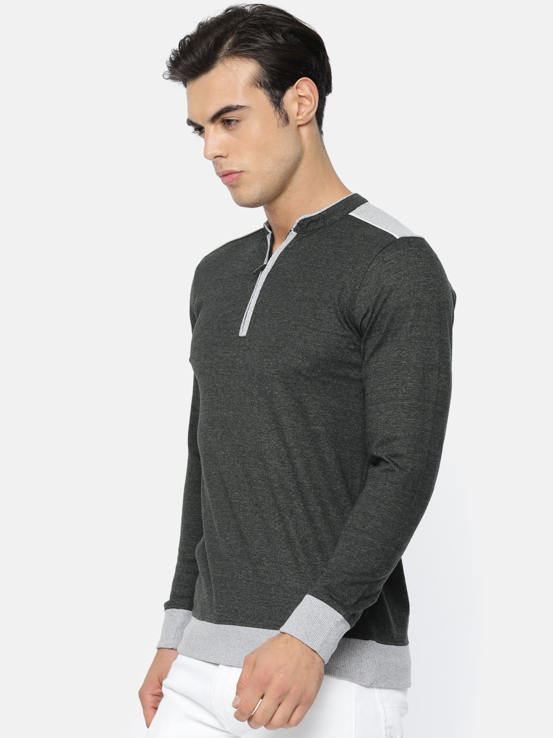 

ARISE Men Black Solid Mandarin Collar T-shirt