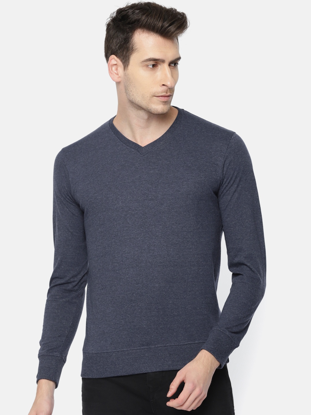 

ARISE Men Navy Blue Solid V-Neck T-shirt