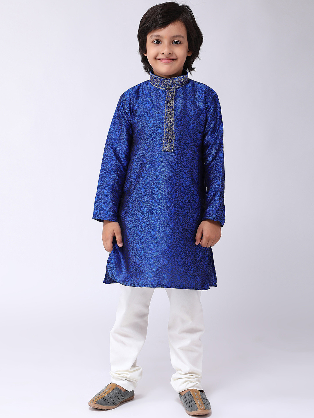 

SOJANYA Boys Blue & White Self Design Kurta with Churidar