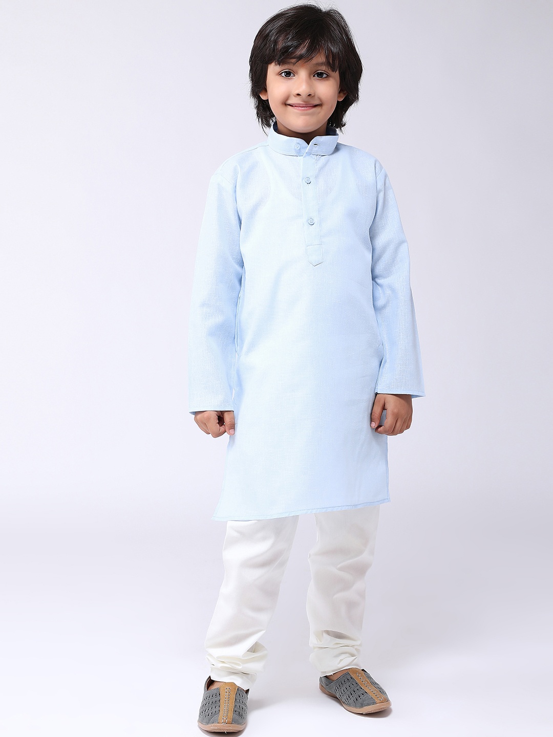 

SOJANYA Boys Blue & Off-White Solid Kurta with Churidar