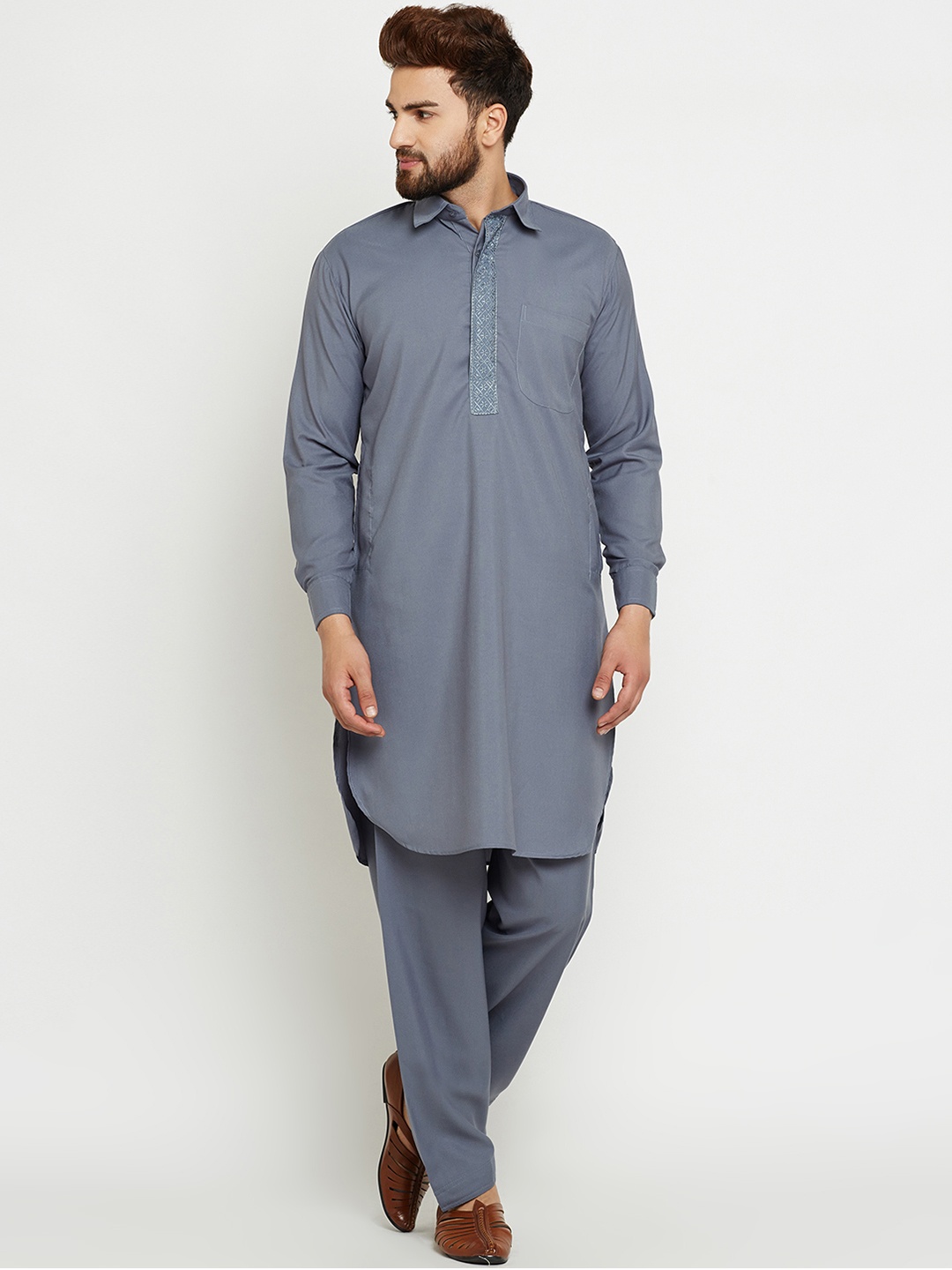 

SOJANYA Men Grey Solid Kurta with Salwar