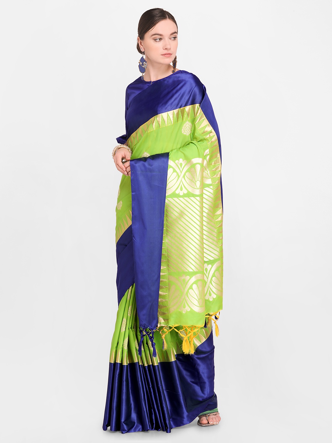 

Varkala Silk Sarees Green & Blue Silk Blend Woven Design Kanjeevaram Saree
