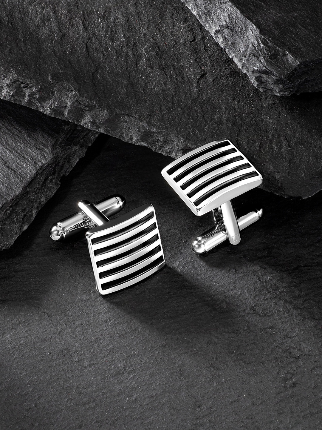 

Peora White & Black Square Cufflinks