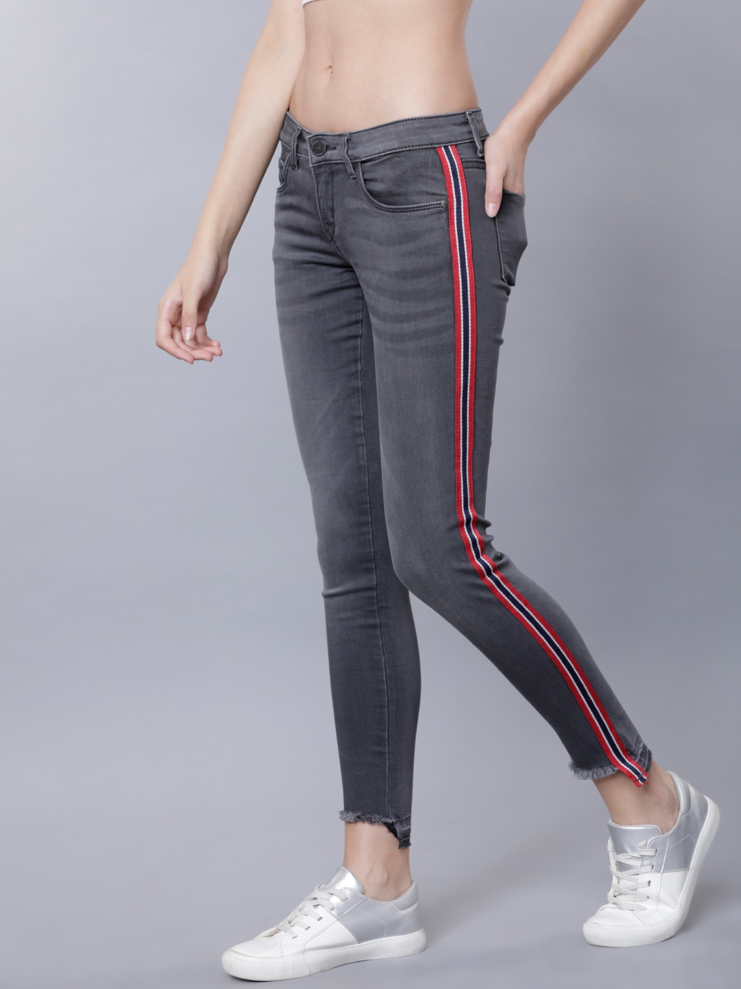 

Tokyo Talkies Women Grey Super Skinny Fit Mid-Rise Clean Look Stretchable Jeans