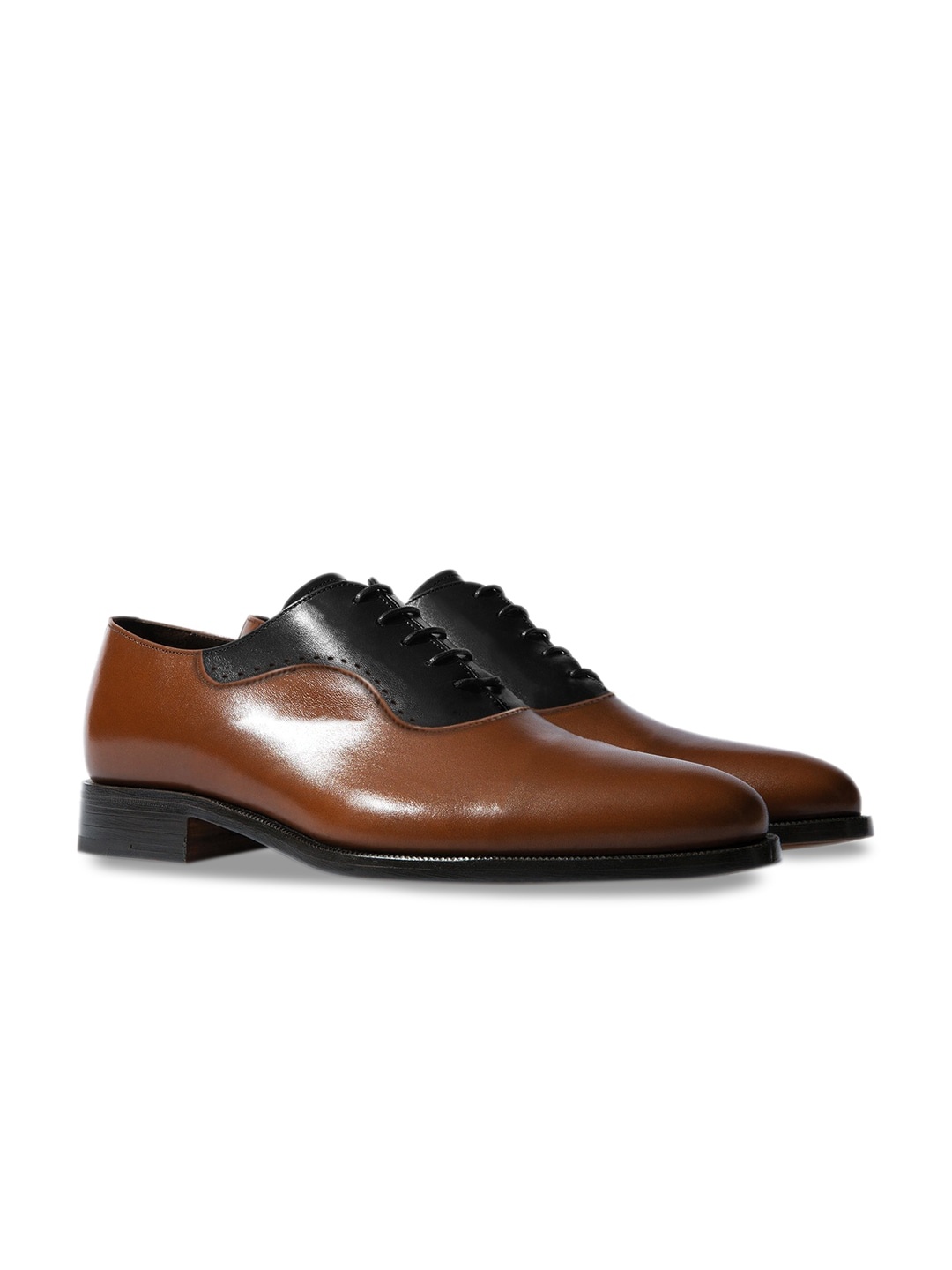 

Rapawalk Tan & Black Handcrafted Standard Width Leather Oxfords, Brown