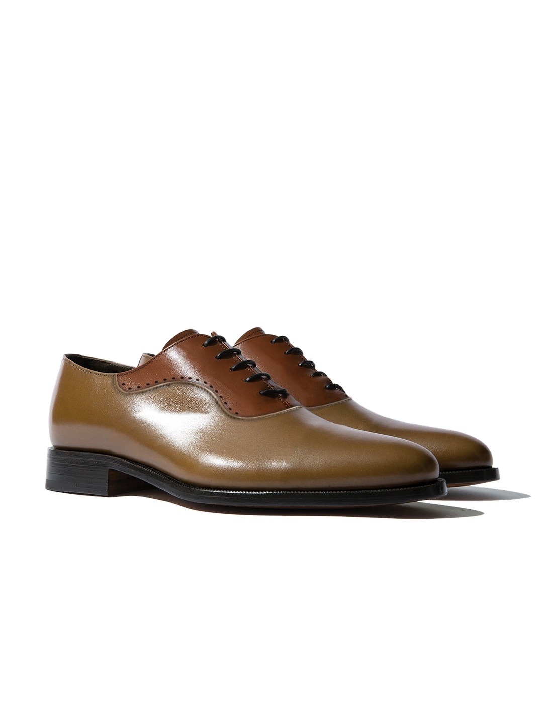 

Rapawalk Beige & Tan Handcrafted Standard Width Leather Oxfords