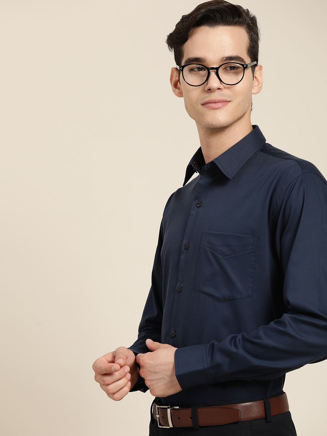 

Hancock Men Navy Blue Solid Slim Fit Pure Cotton Formal Shirt