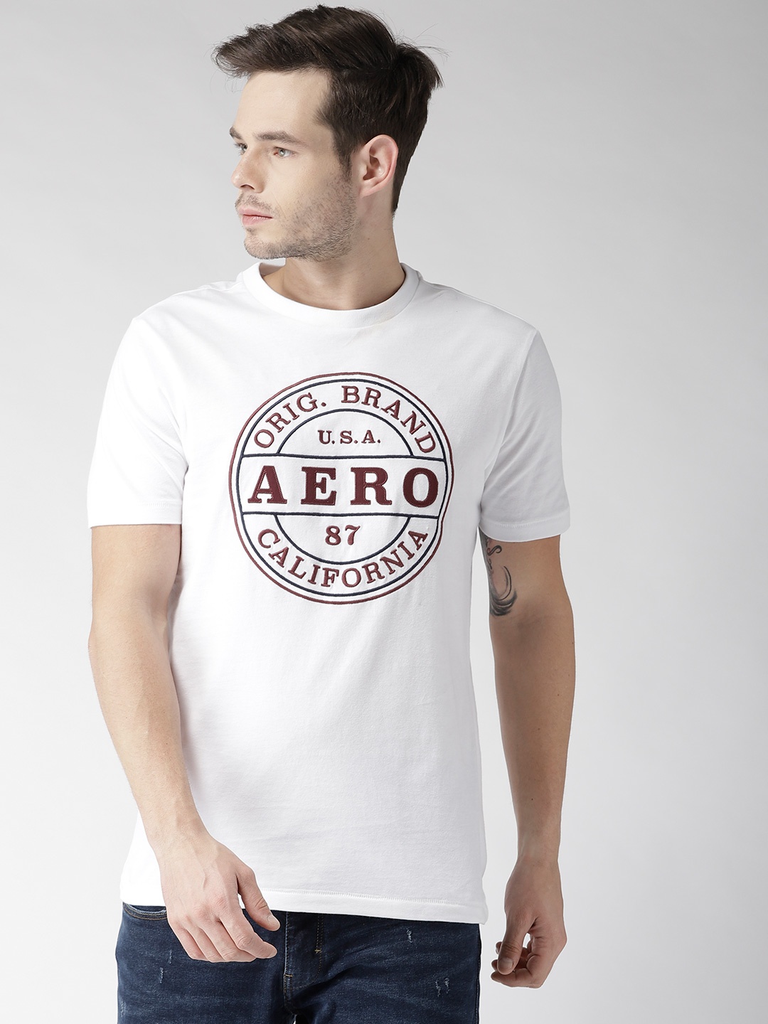 

Aeropostale Men White Applique Detail Round Neck T-shirt