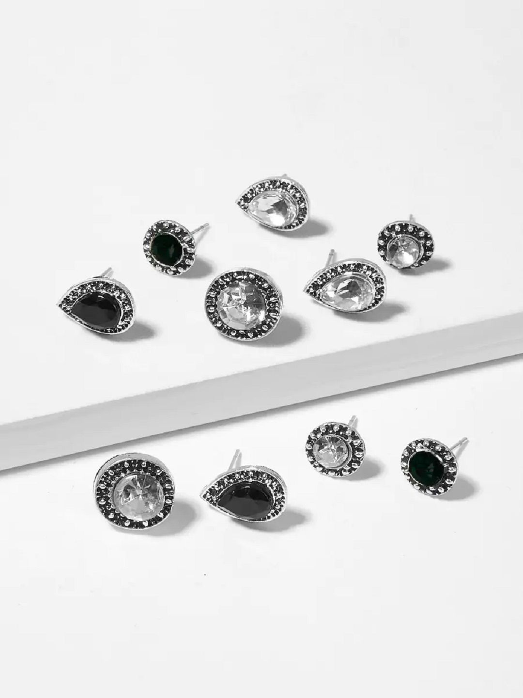 

OOMPH Set of 5 Silver-Plated Antique Studs