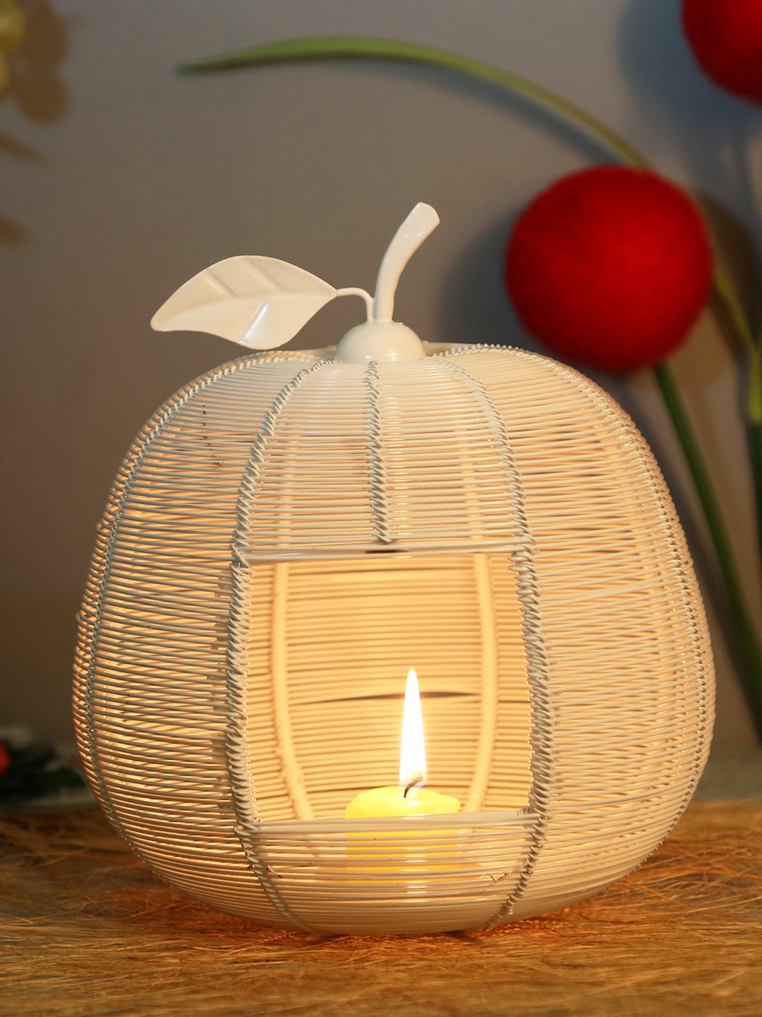 

Homesake White Solid Apple-Shaped Candle Holder