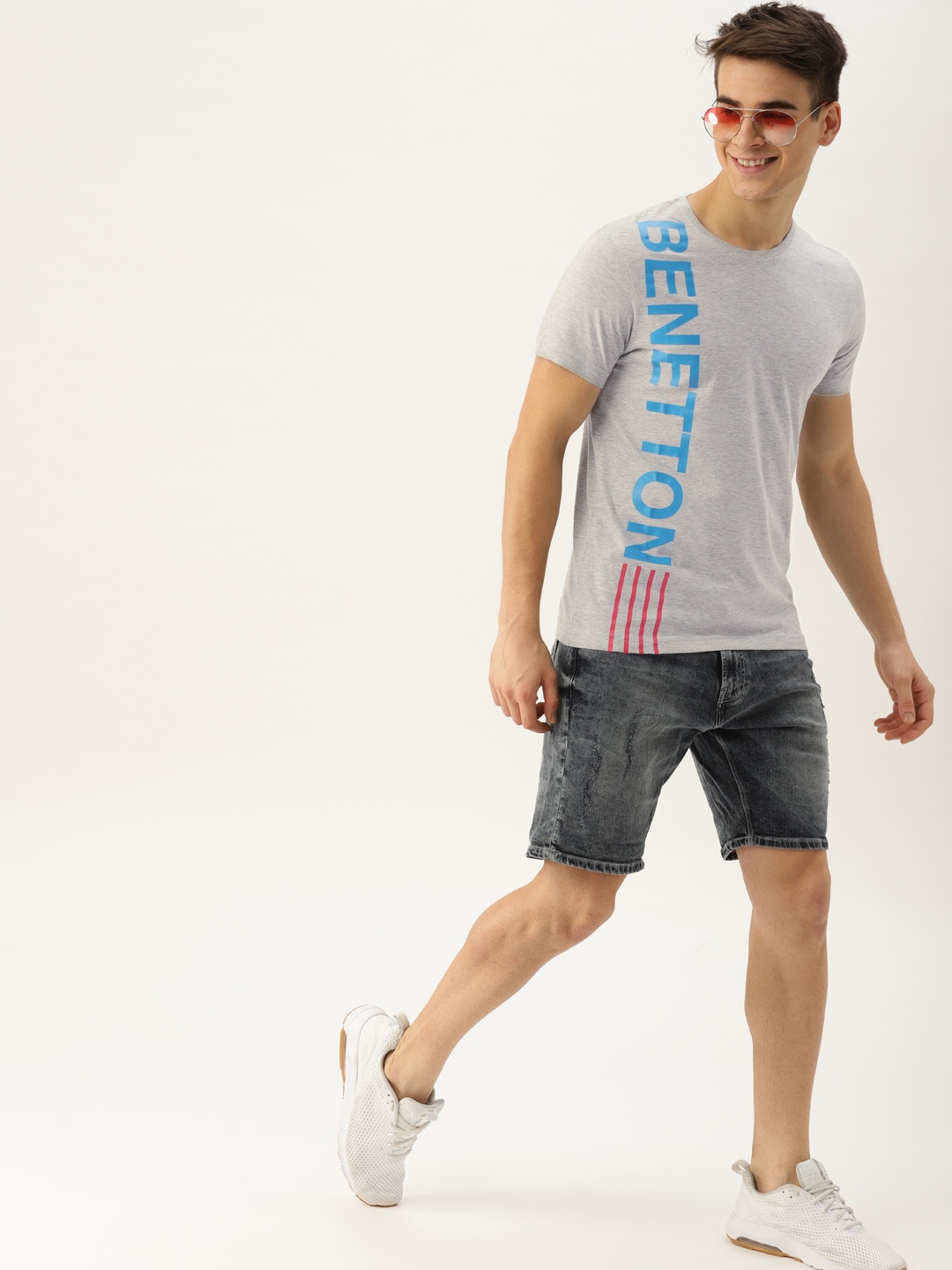 

United Colors of Benetton Men Grey Printed Round Neck T-shirt