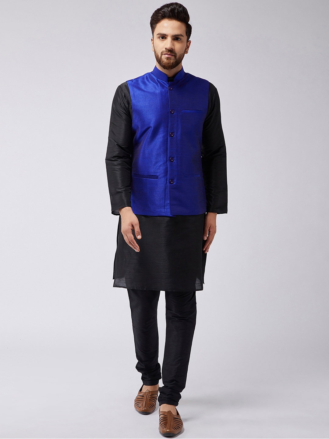 

SOJANYA Men Black Solid Kurta with Churidar