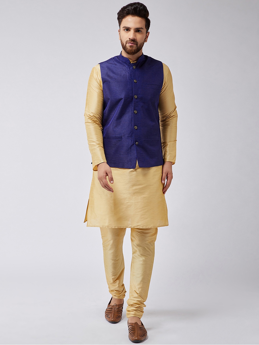 

SOJANYA Men Gold-Toned & Navy Blue Solid Kurta with Churidar & Nehru Jacket