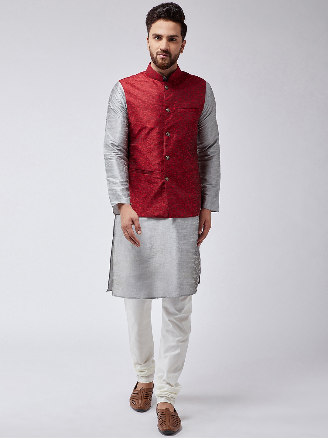 

SOJANYA Men Grey & Maroon Self Design Kurta Set