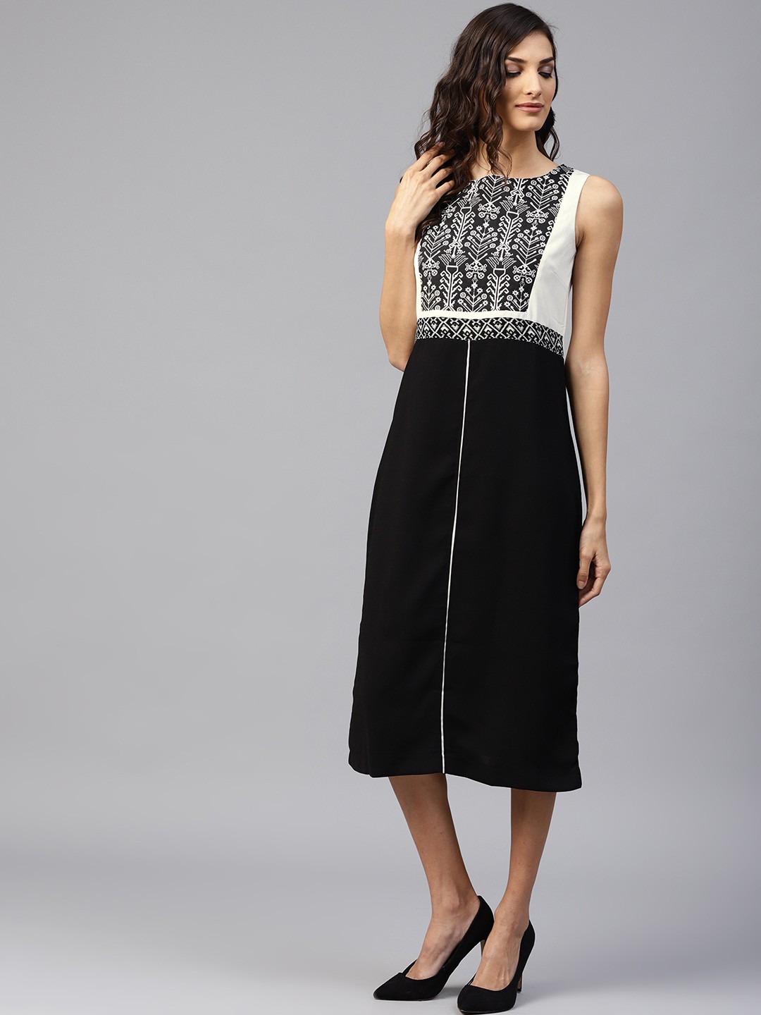 

W Women Black Printed Sheath Dress