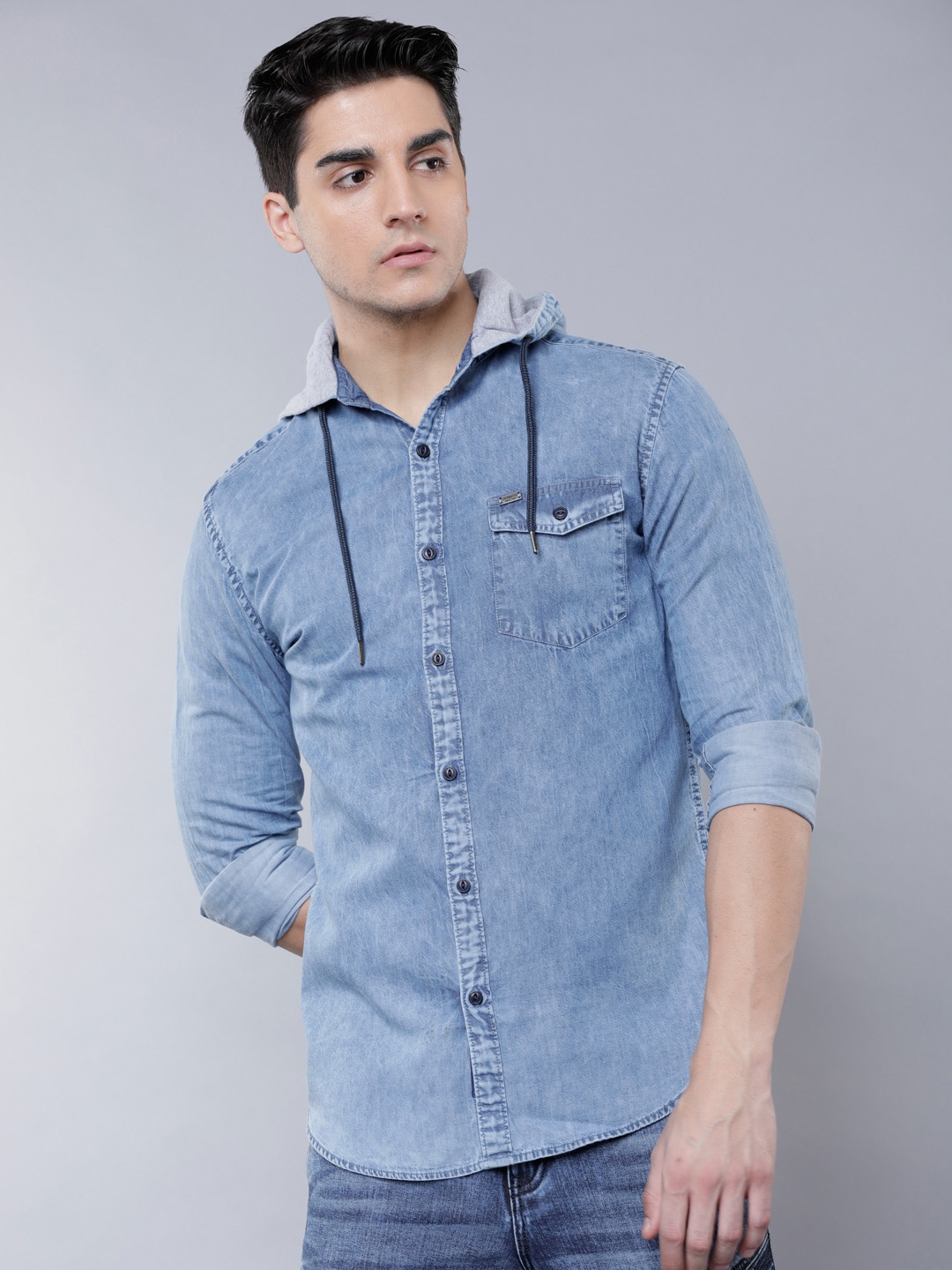 

LOCOMOTIVE Men Blue Slim Fit Solid Casual Shirt