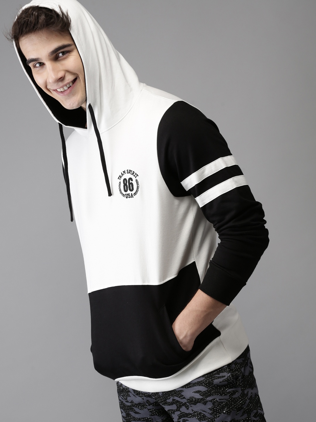 

HERE&NOW Men White & Black Colourblocked Hooded Sweatshirt