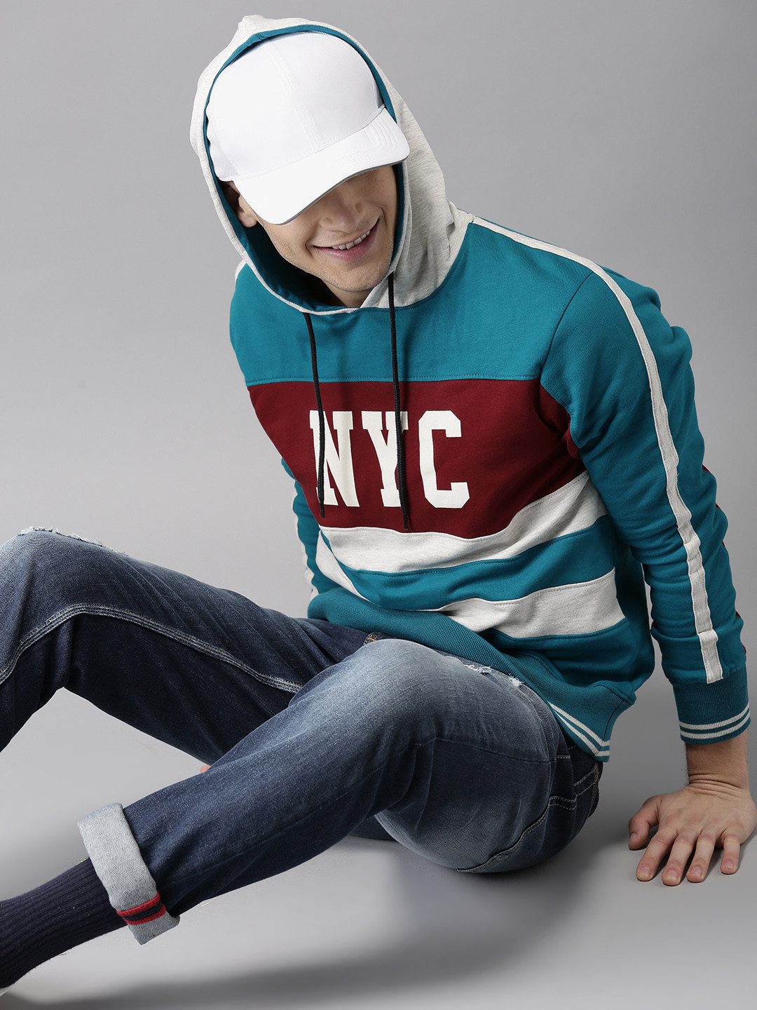 

HERE&NOW Men Teal Blue & Magenta Colourblocked Hooded Sweatshirt