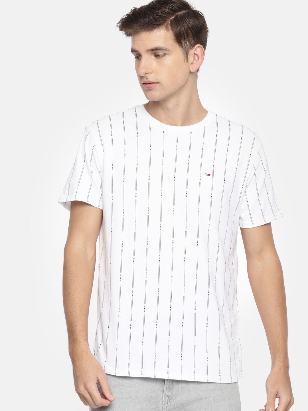 

Tommy Hilfiger Men White & Navy blue Striped Round Neck T-shirt