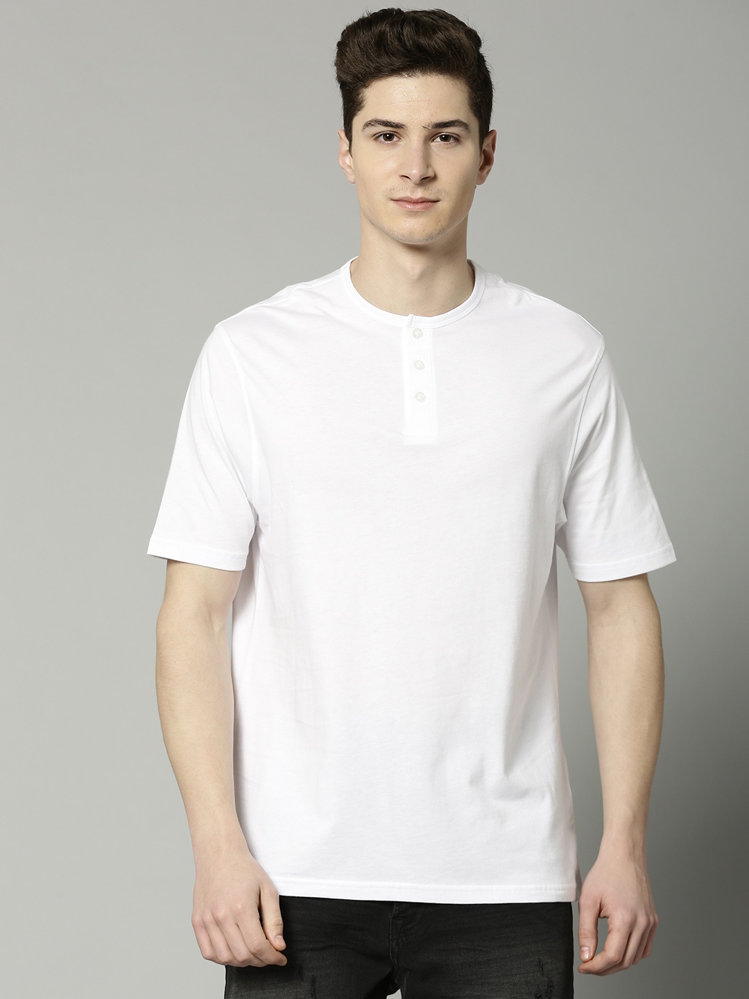 

Marks & Spencer Men White Solid Henley Neck T-shirt