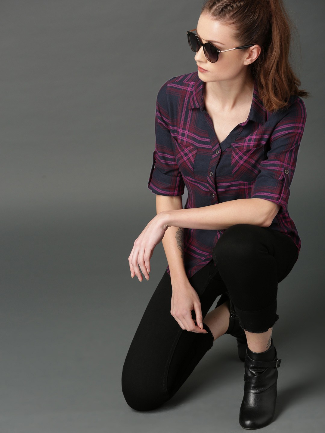 

Roadster Women Navy Blue & Pink Regular Fit Checked Casual Shirt