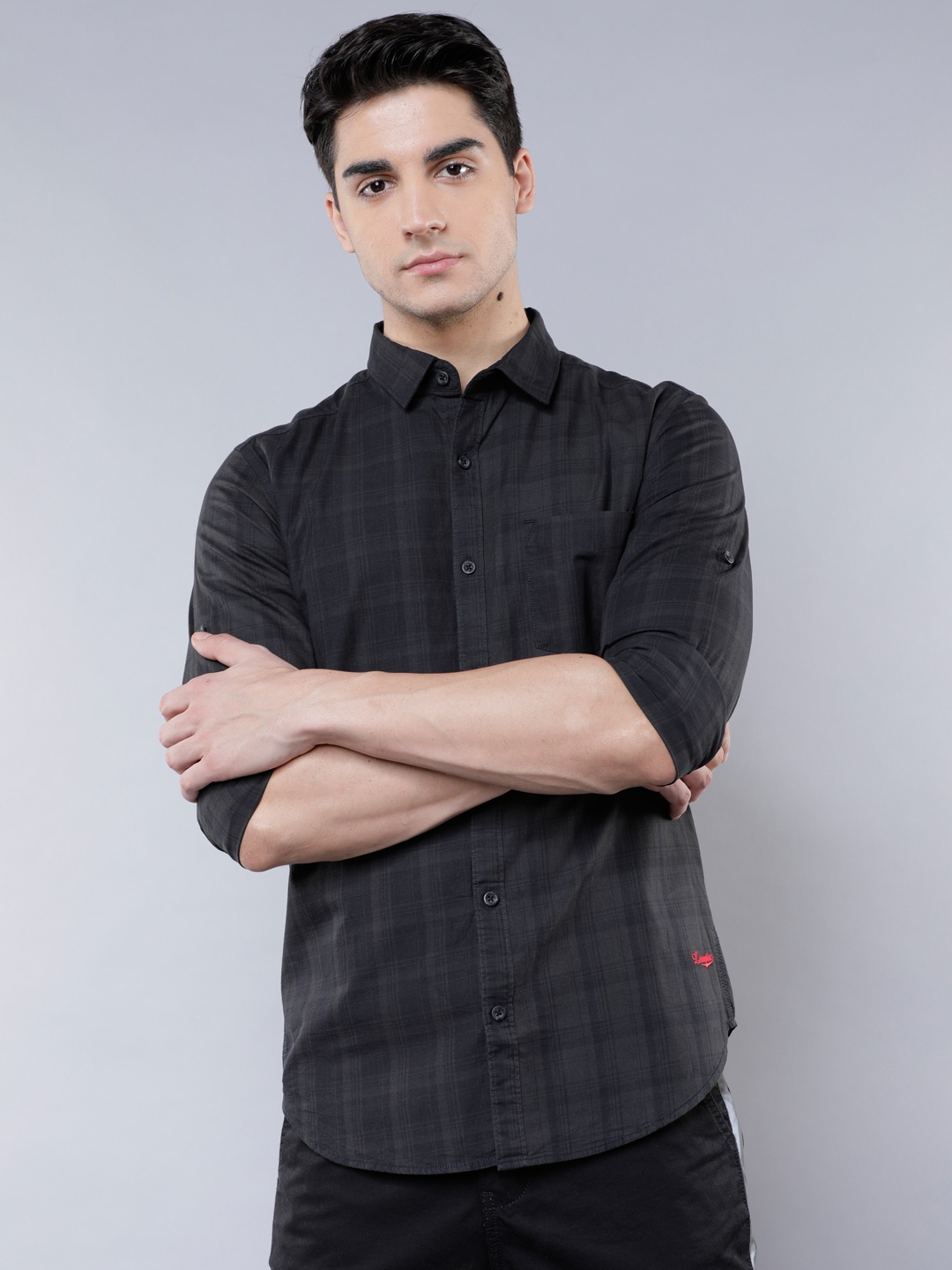 

LOCOMOTIVE Men Charcoal Grey Slim Fit Checked Casual Shirt
