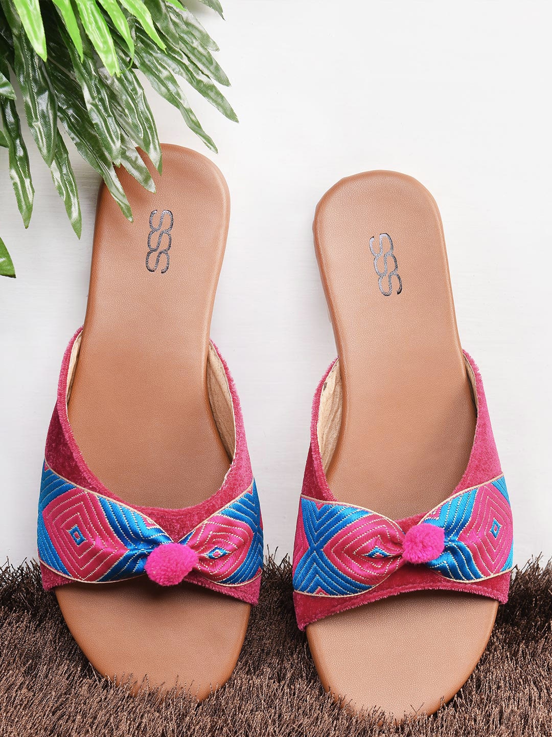 

Street Style Store Women Pink Woven Design Open Toe Flats