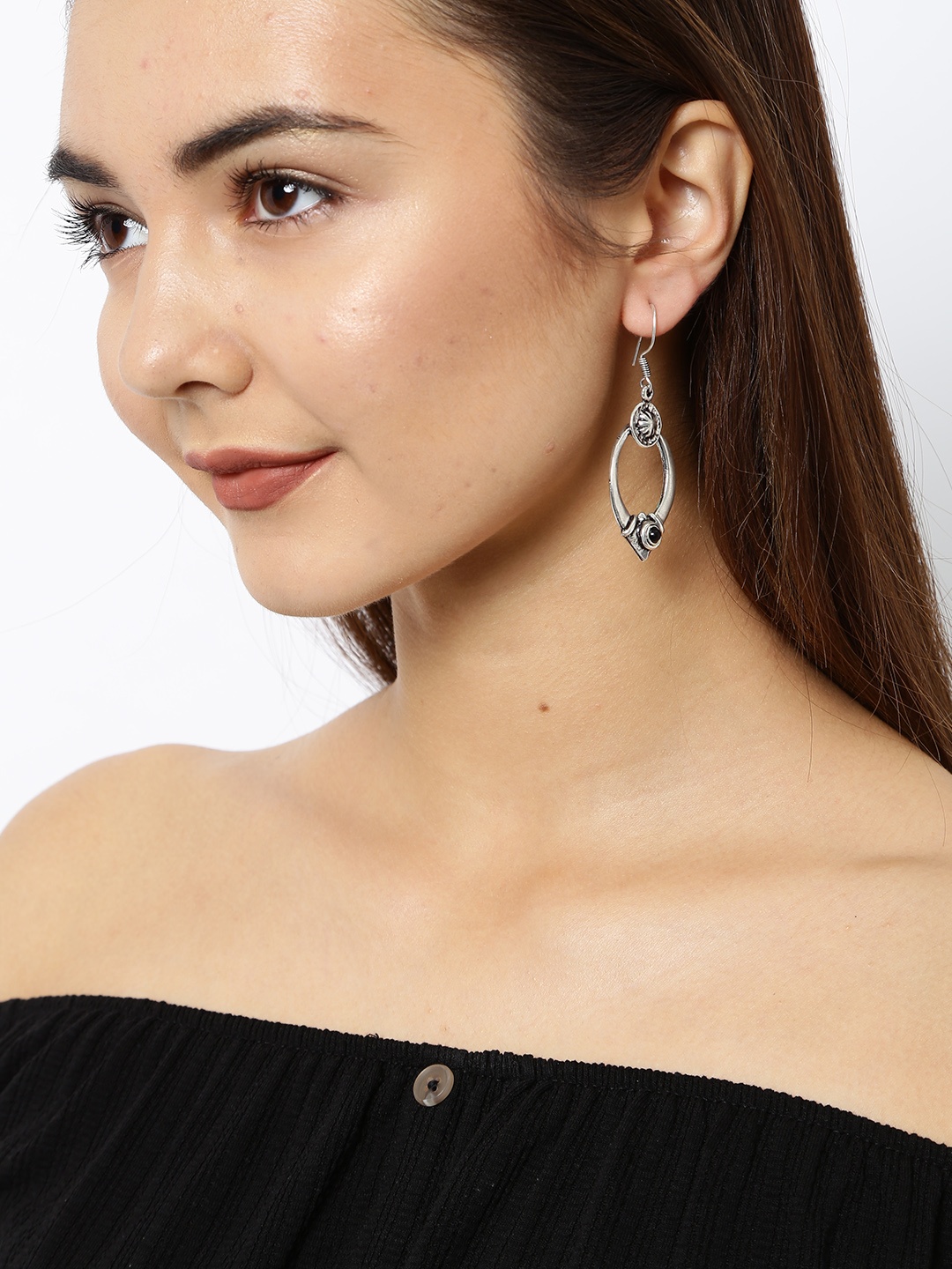 

Ayesha Silver-Toned Leaf Shaped Drop Earrings