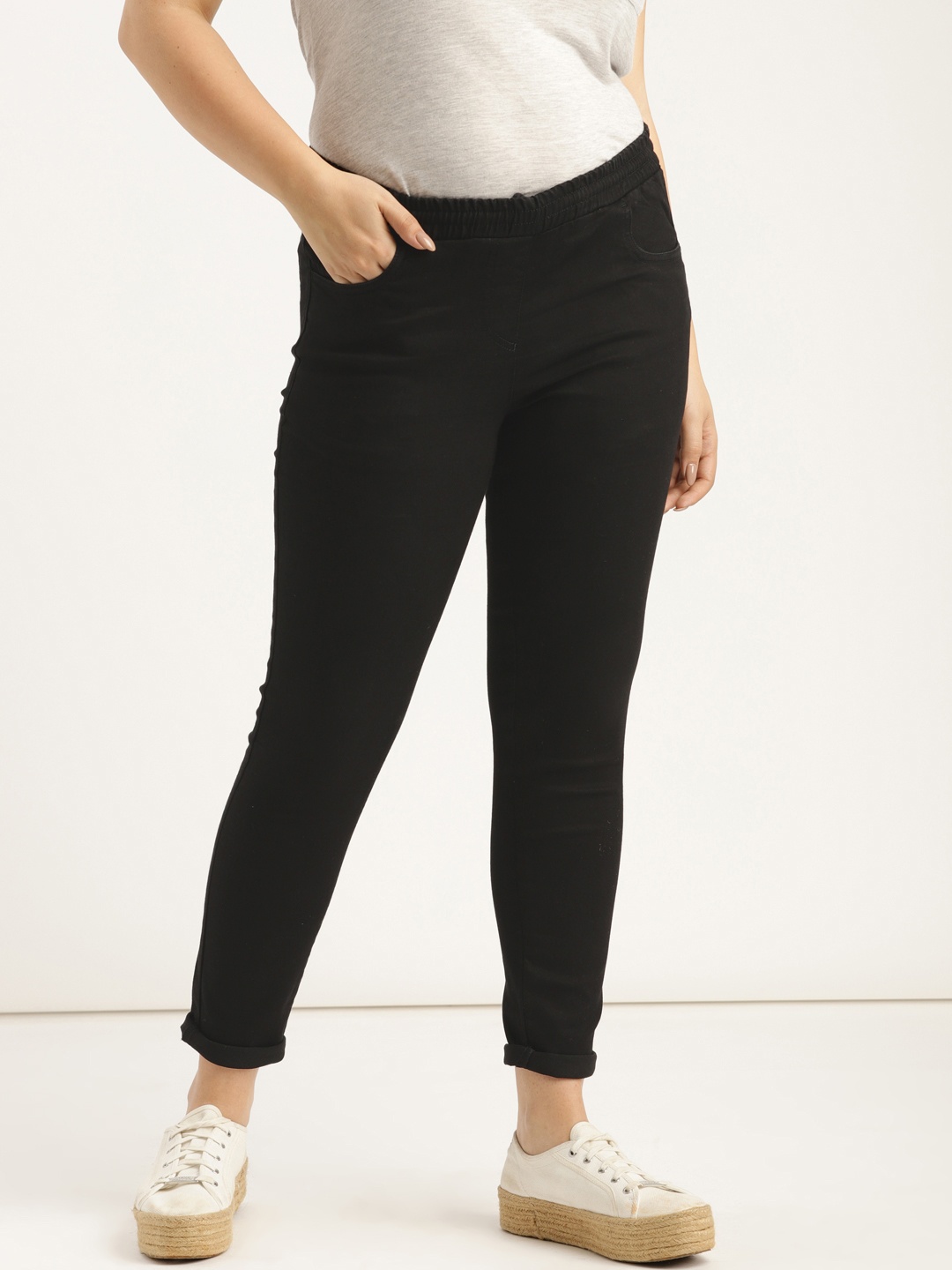 

Sztori Plus Size Women Black Regular Fit Mid-Rise Clean Look Stretchable Jeans