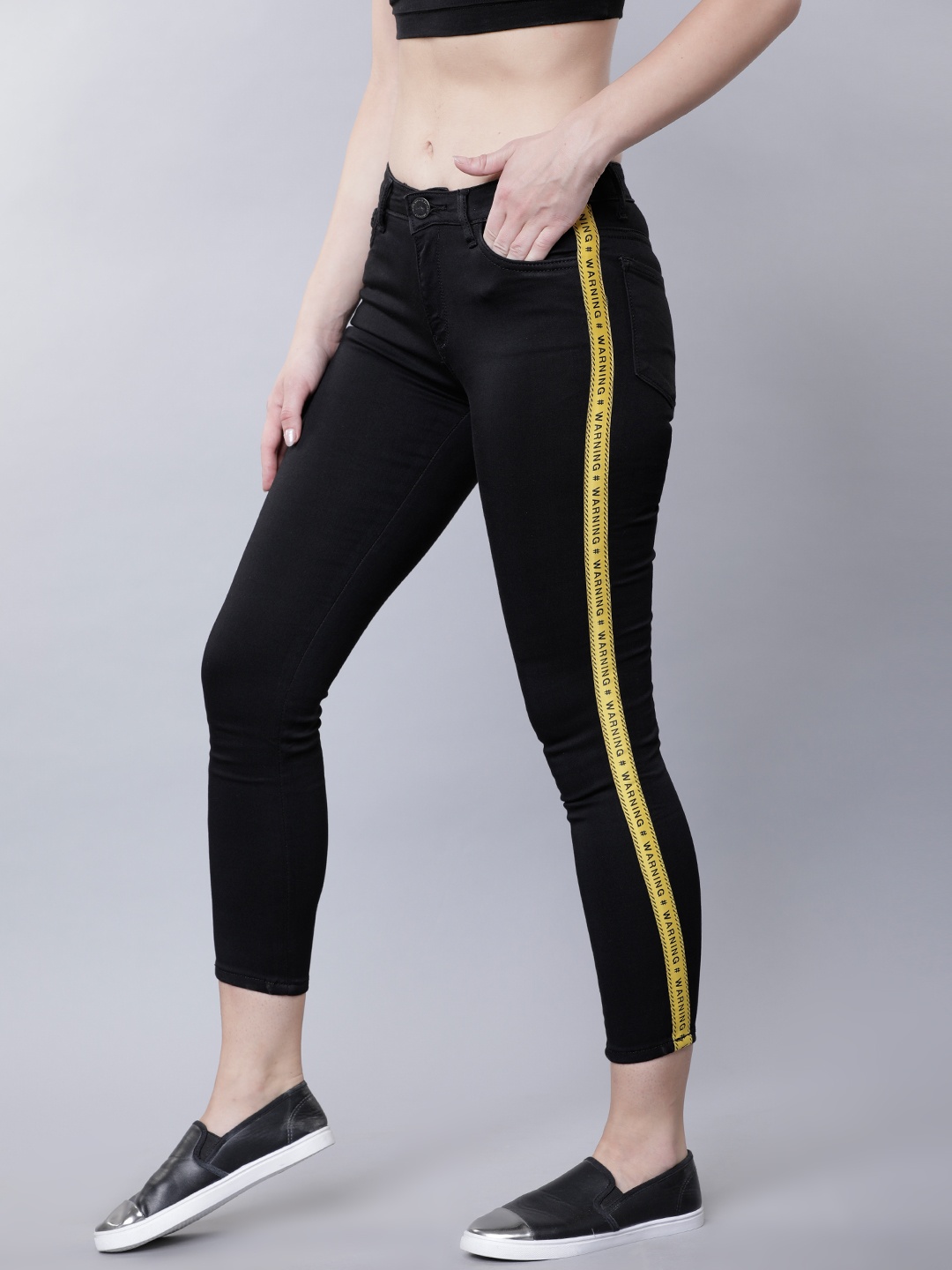 

Tokyo Talkies Women Black Super Skinny Fit Mid-Rise Cropped Clean Look Jeans