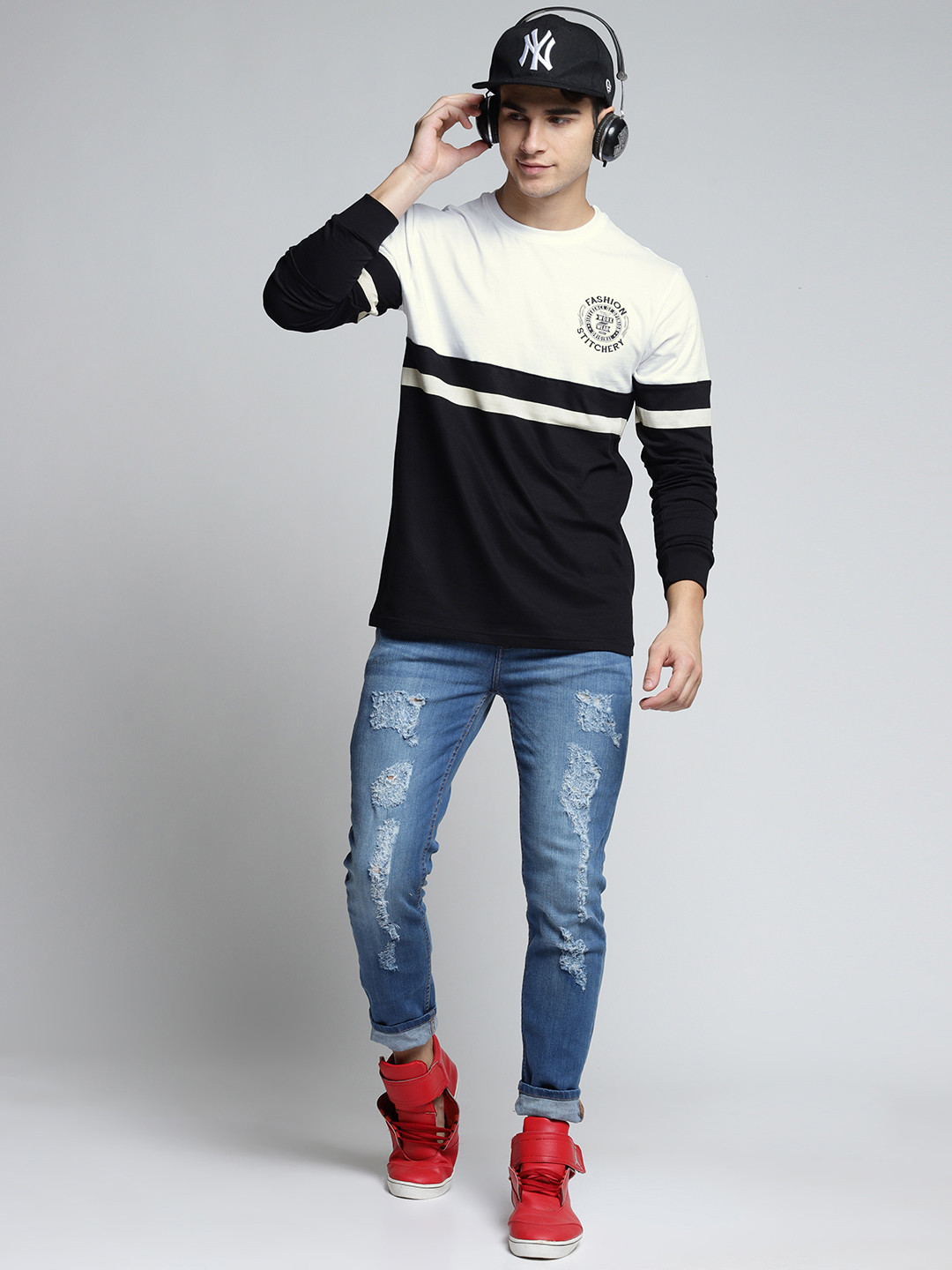 

Difference of Opinion Men White & Black Colourblocked Round Neck T-shirt