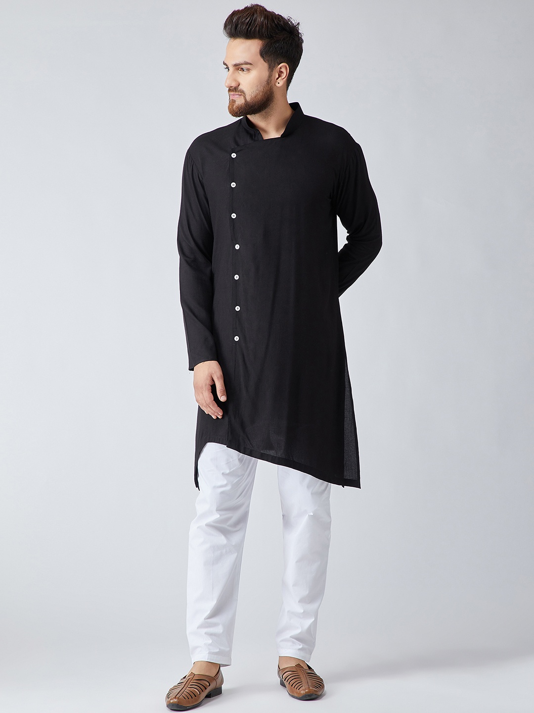 

SOJANYA Men Black & White Solid Kurta with Pyjamas