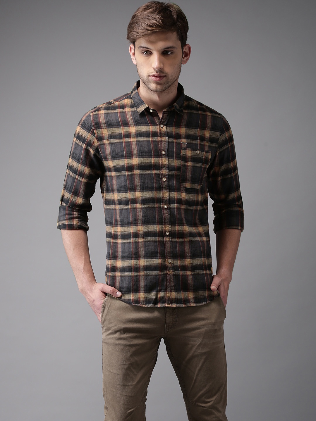 

Flying Machine Men Charcoal Grey & Beige Regular Fit Checked Casual Shirt