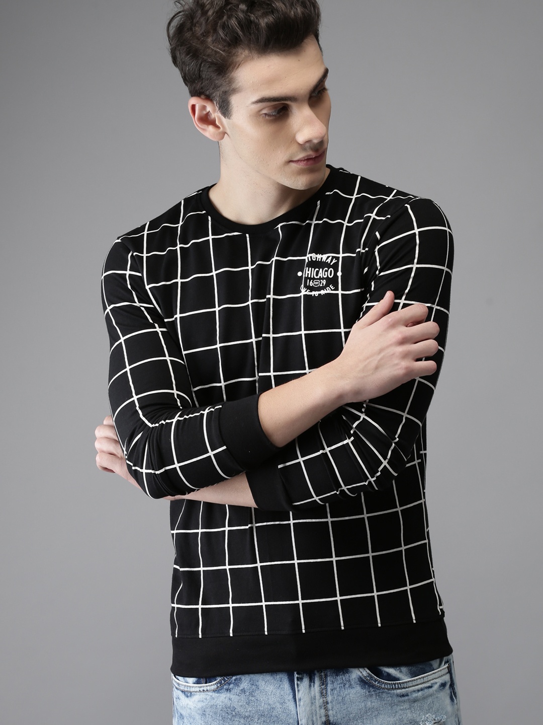 

HERENOW Men Black Checked Round Neck Pure Cotton T-shirt