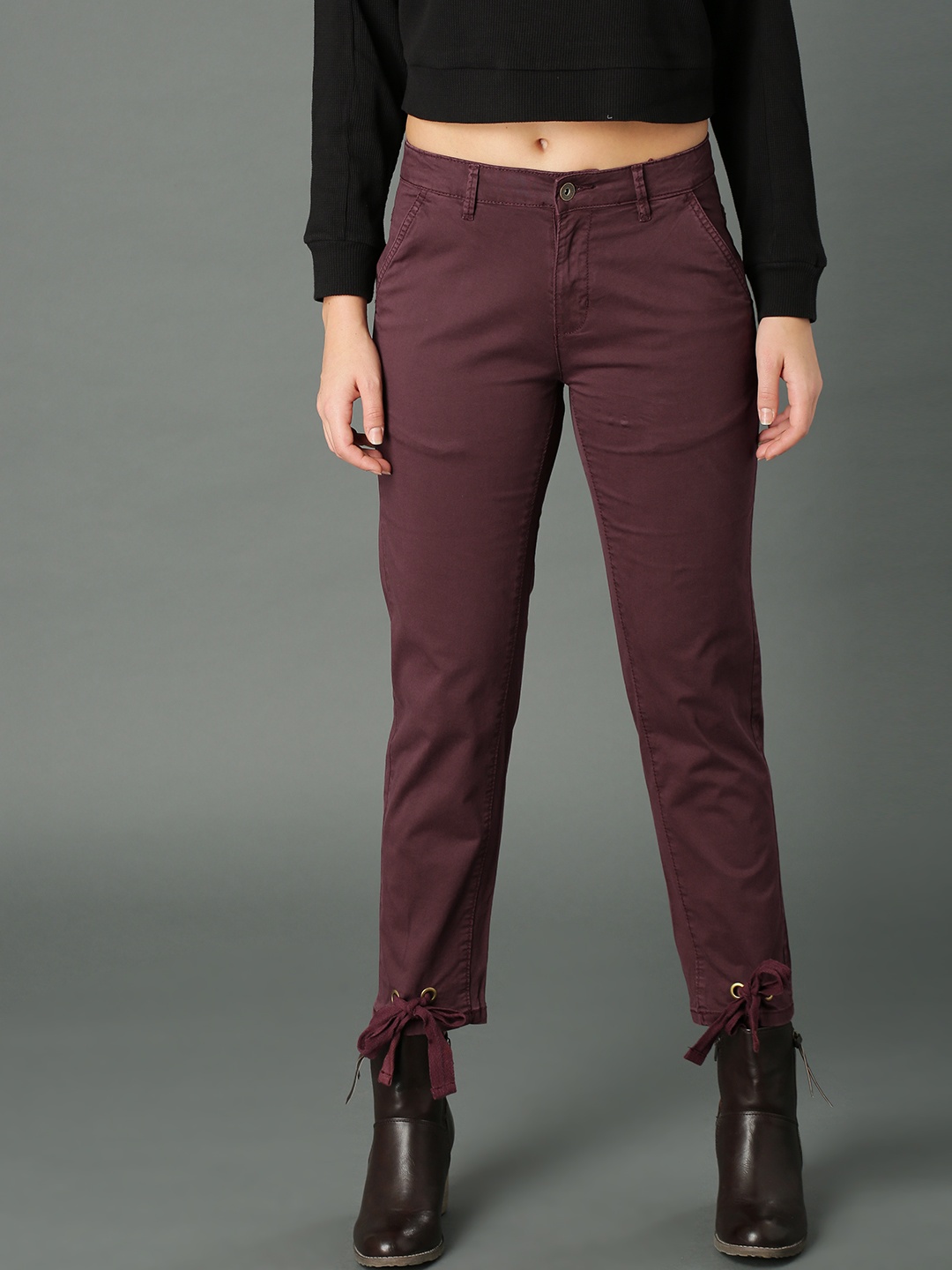 

Roadster Women Burgundy Tapered Fit Solid Cropped Regular Trousers