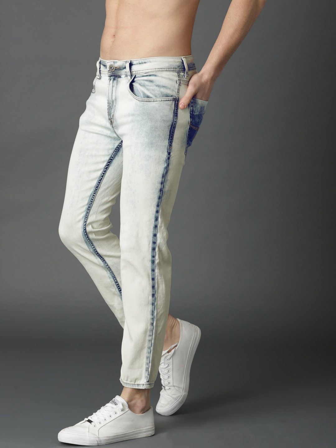 

Roadster Men Blue Skinny Fit Mid-Rise Clean Look Stretchable Jeans