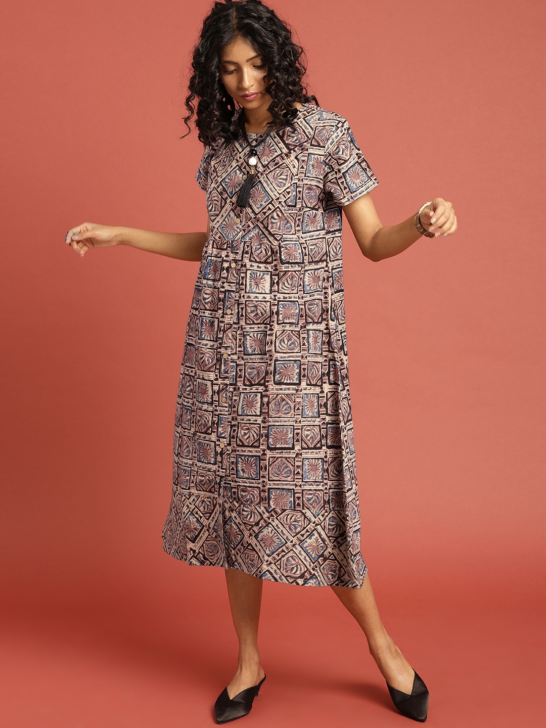 

Taavi Women Beige & Blue Kalamkari Block Print Midi Dress