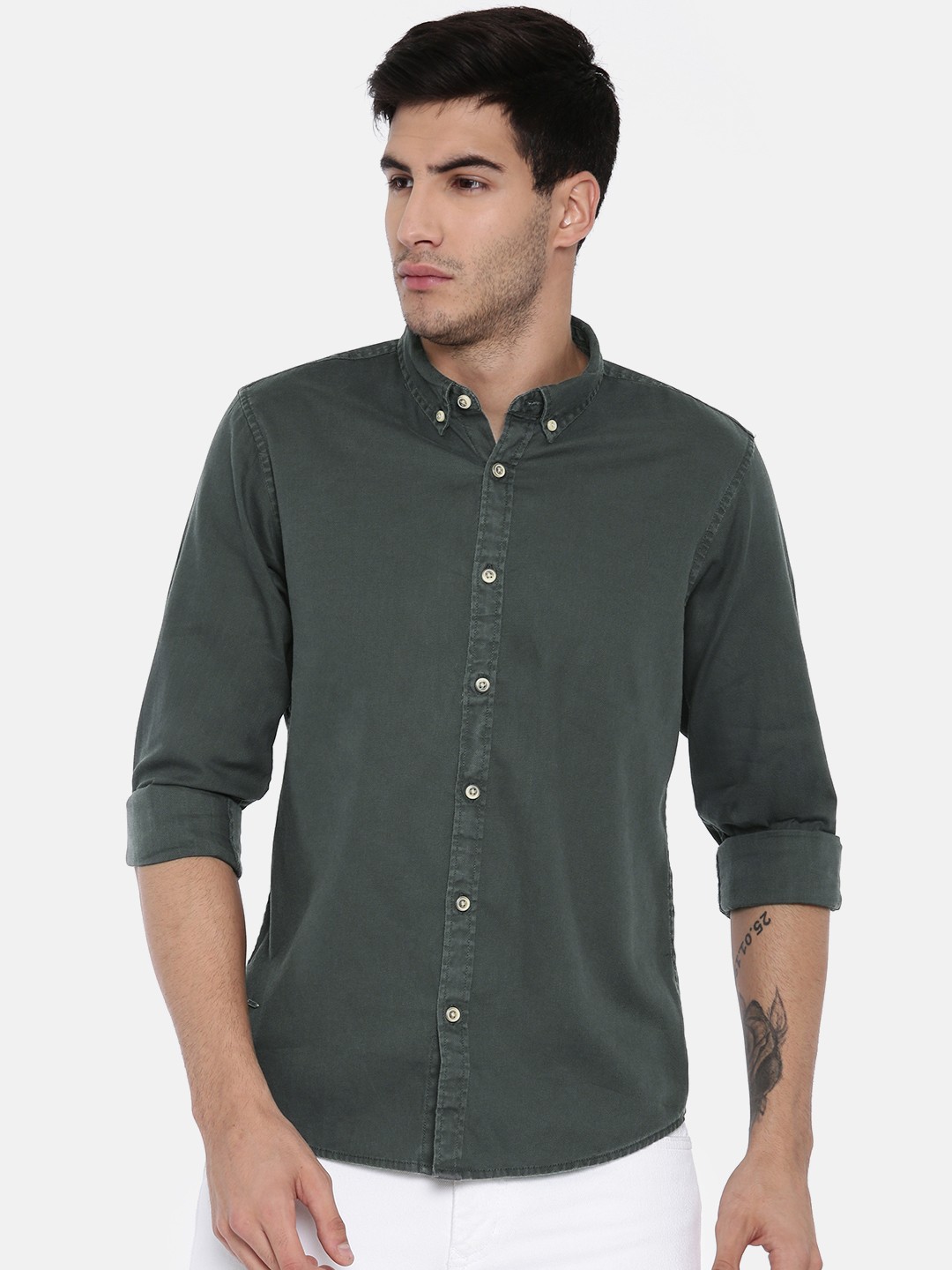 

Pepe Jeans Men Charcoal Grey Regular Fit Solid Casual Shirt