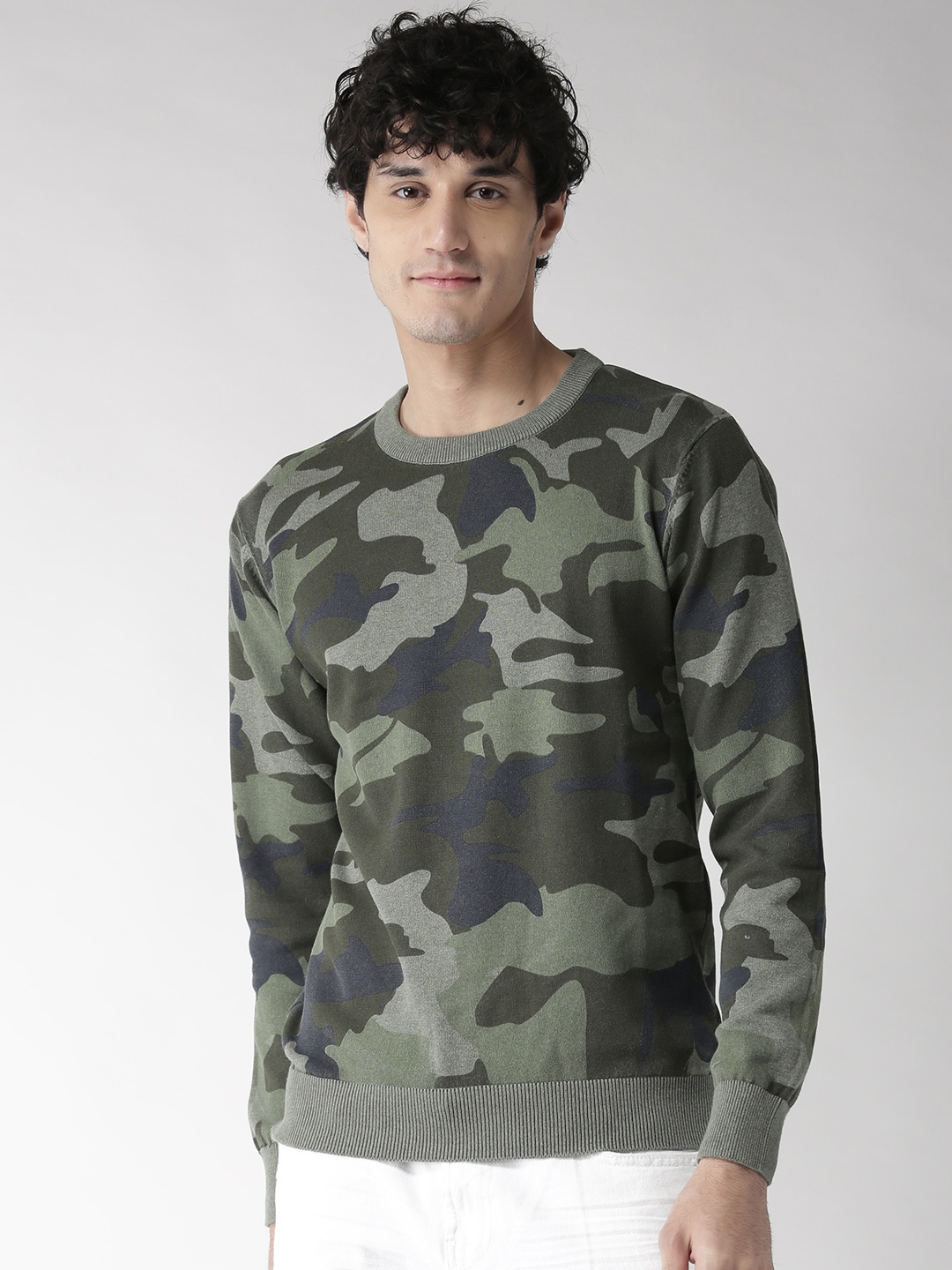 

Aeropostale Men Green Camouflage Print Pullover