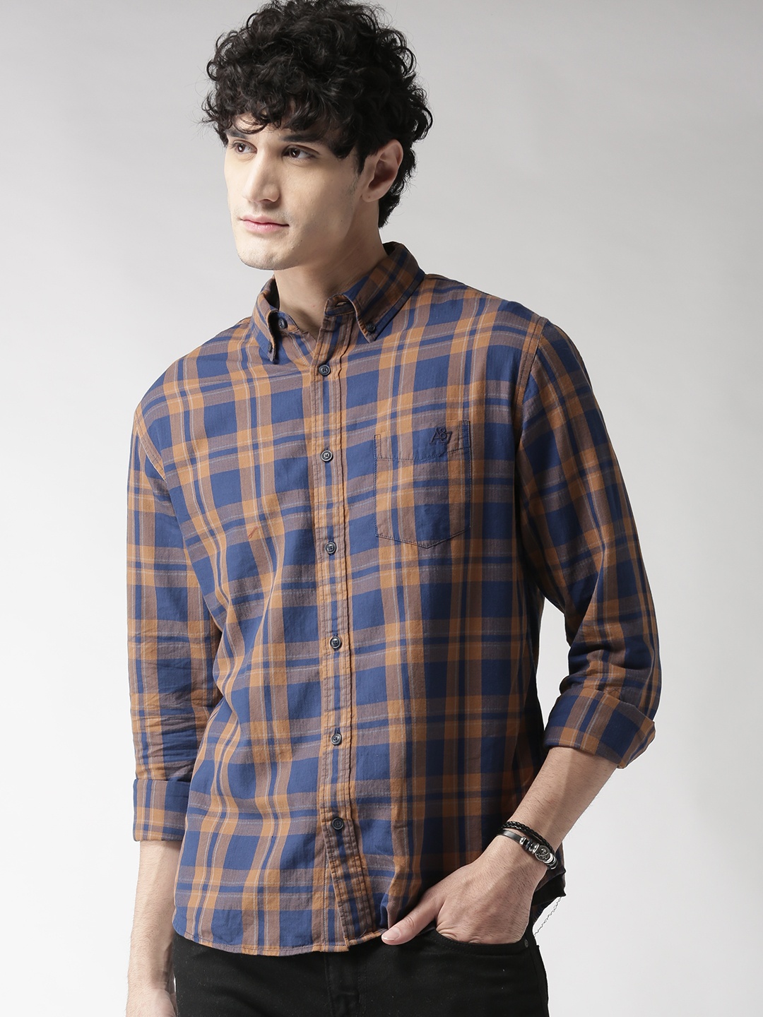 

Aeropostale Men Blue & Brown Regular Fit Checked Casual Shirt