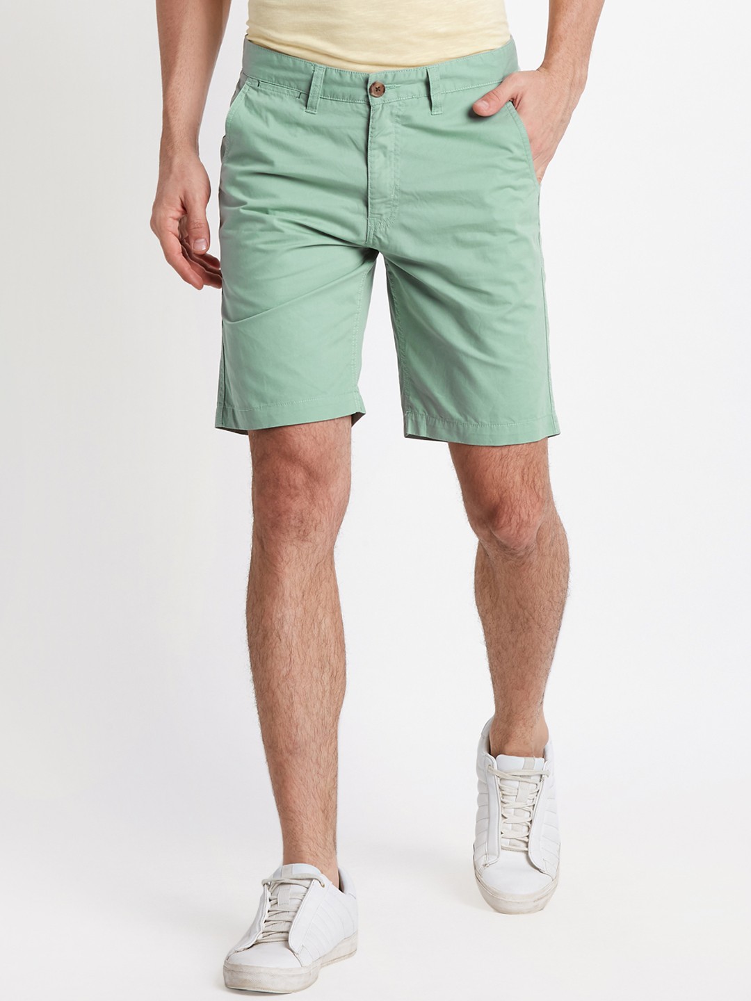 

Urban Ranger by pantaloons Men Green Solid Slim Fit Chino Shorts